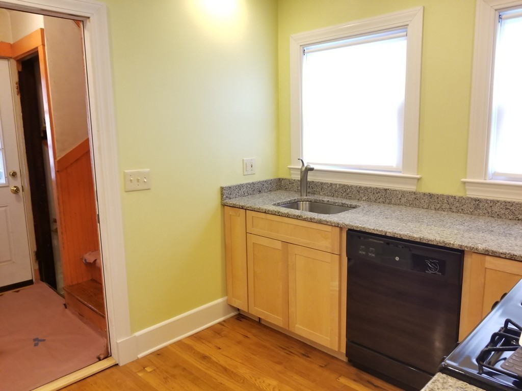 12-16 Laurel Road Milton, MA 02186 - Photo 11 of 20 Gallery Image 11