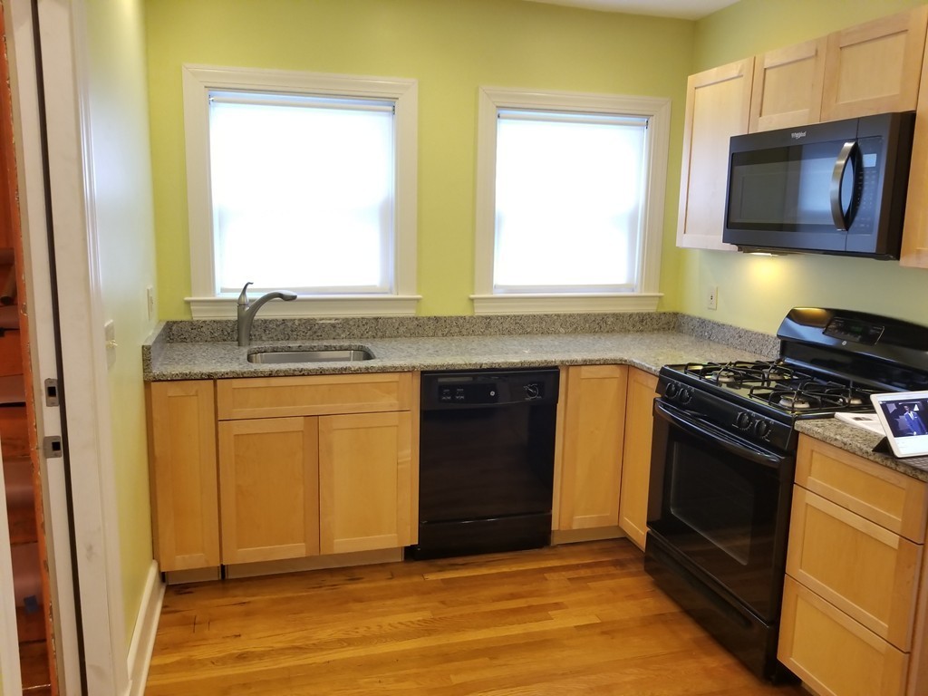 12-16 Laurel Road Milton, MA 02186 - Photo 12 of 20 Gallery Image 12