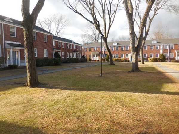 516 Cold Spring Avenue, Unit 516 West Springfield, MA 01089 - Photo 2 of 15 Gallery Image 2