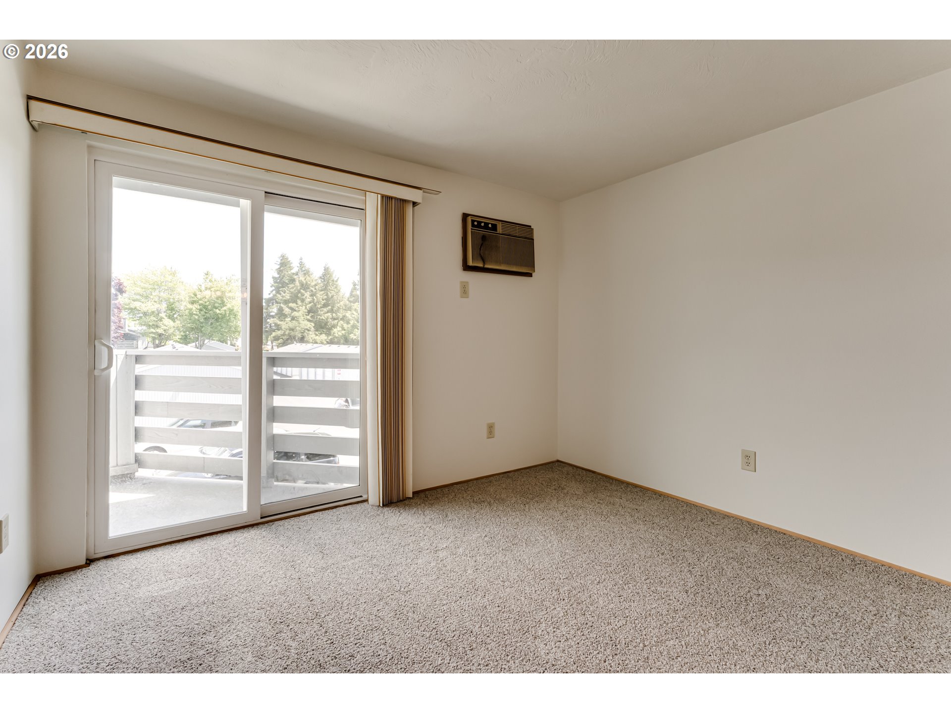 650 Harlow Road, Unit 256 Springfield, OR 97477 - Photo 13 of 32 Bedroom, Primary