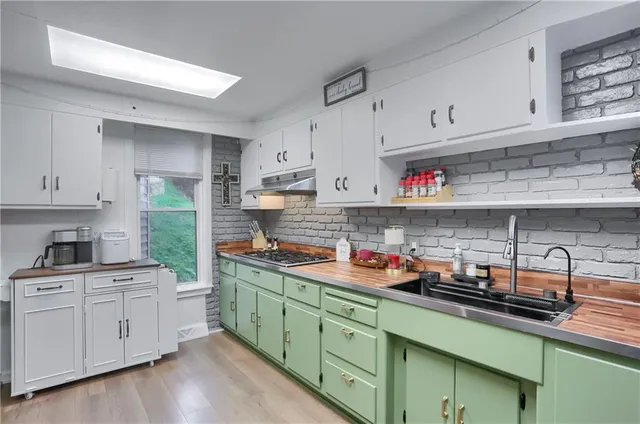 $179,900 | 501 Summit Avenue, Ellwood City, PA 16117