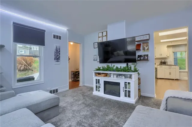 $179,900 | 501 Summit Avenue, Ellwood City, PA 16117