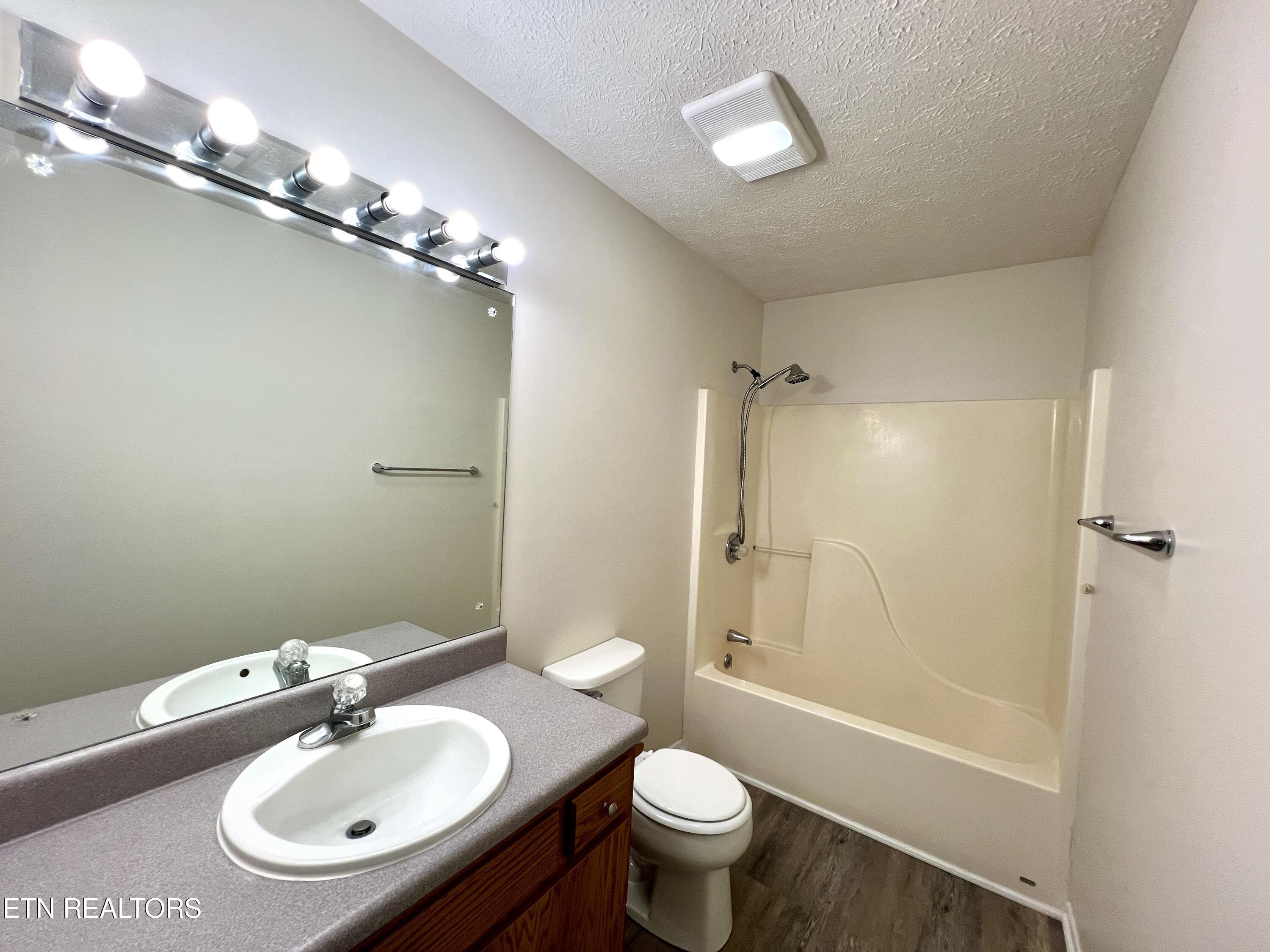 2709 Roberts Road Kodak, TN 37764 - Photo 16 of 40 20251007_122802208_iOS