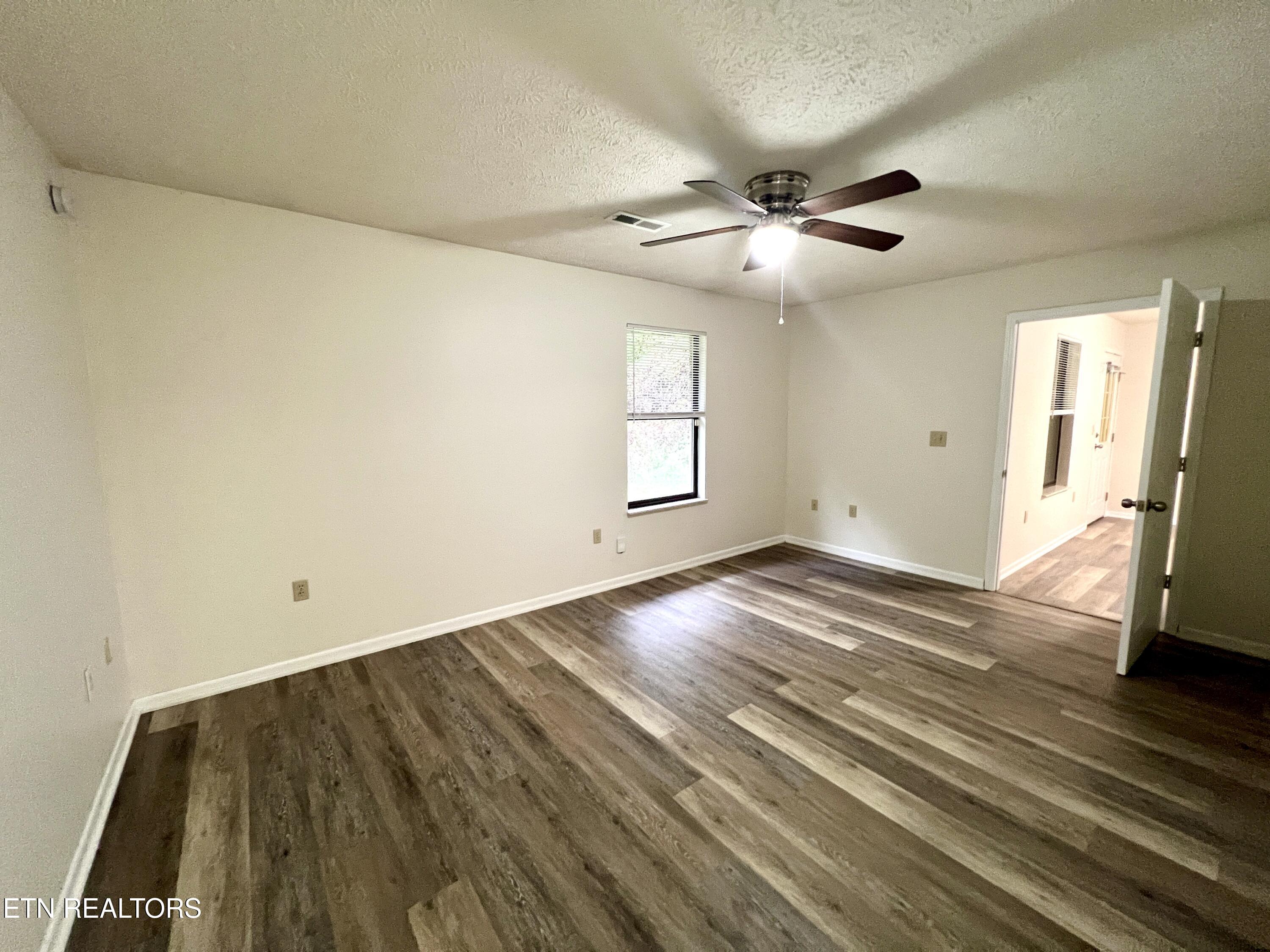 2709 Roberts Road Kodak, TN 37764 - Photo 17 of 40 20251007_122808806_iOS