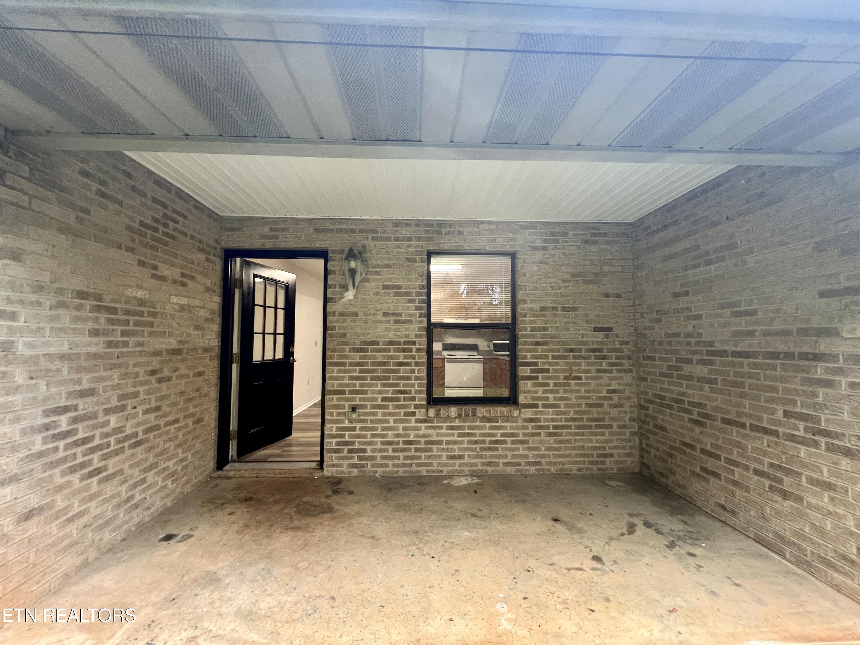 2709 Roberts Road Kodak, TN 37764 - Photo 21 of 40 20251007_122919631_iOS