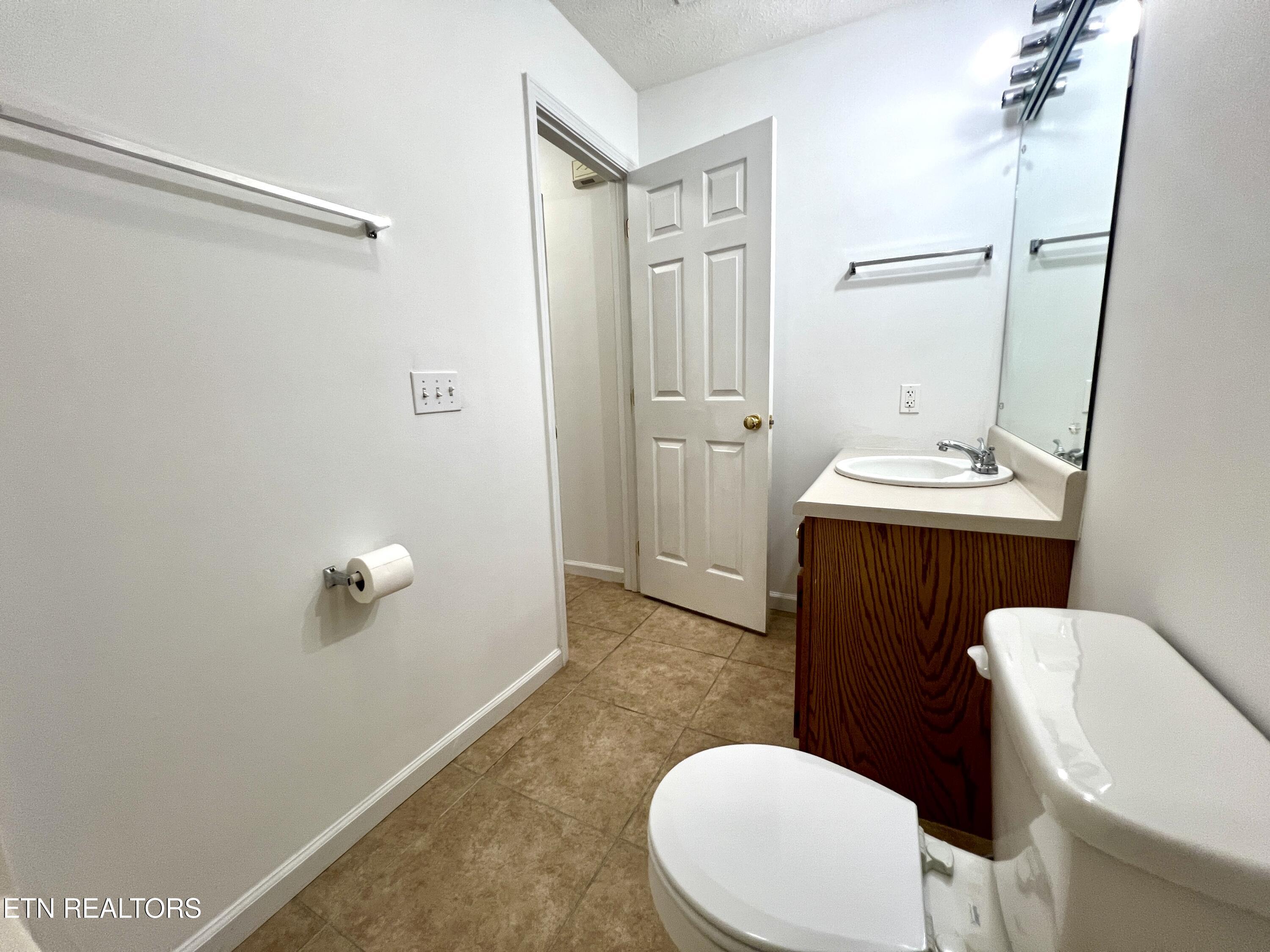 2709 Roberts Road Kodak, TN 37764 - Photo 25 of 40 20251007_124702207_iOS