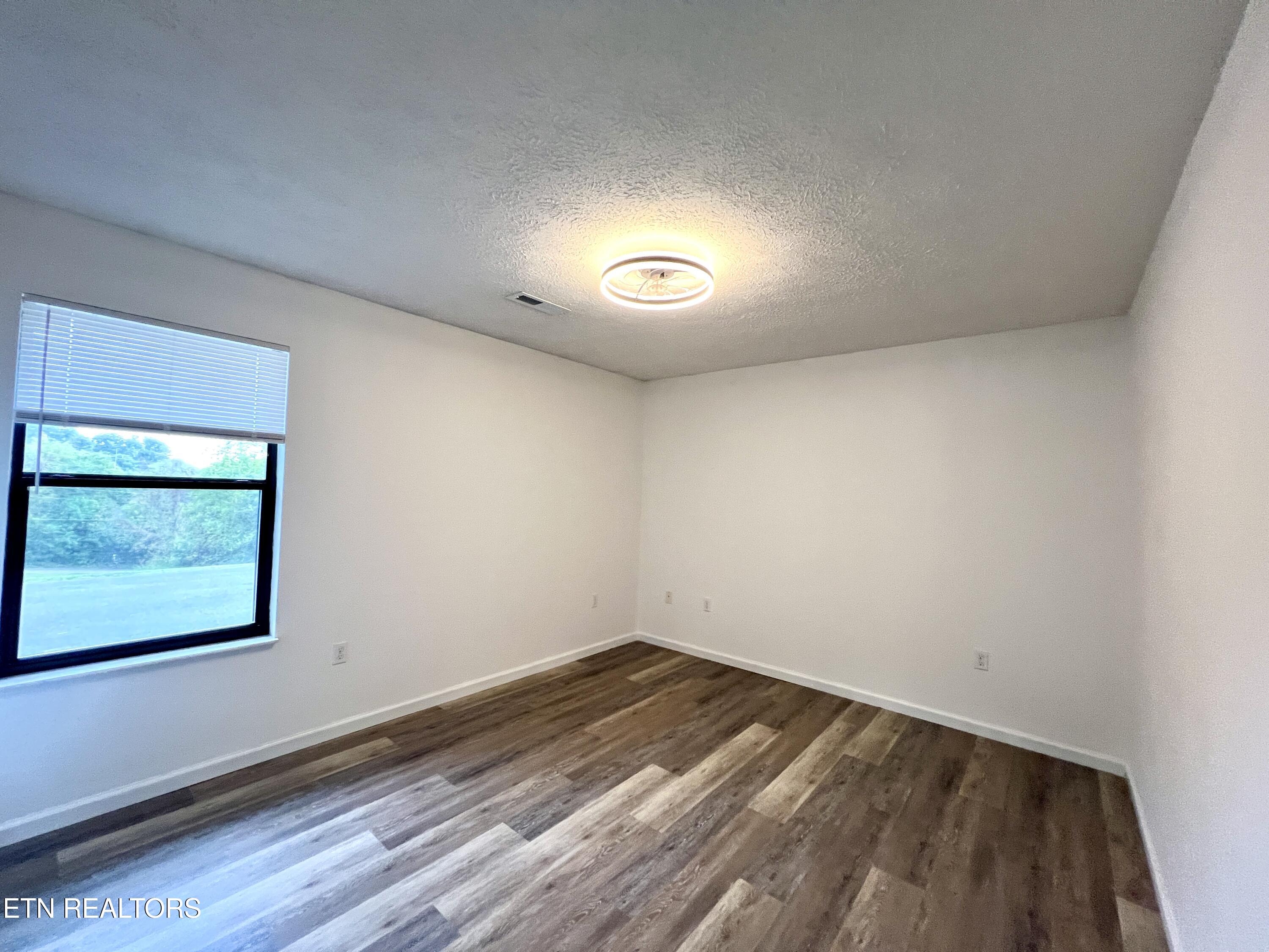 2709 Roberts Road Kodak, TN 37764 - Photo 28 of 40 20251007_124726060_iOS