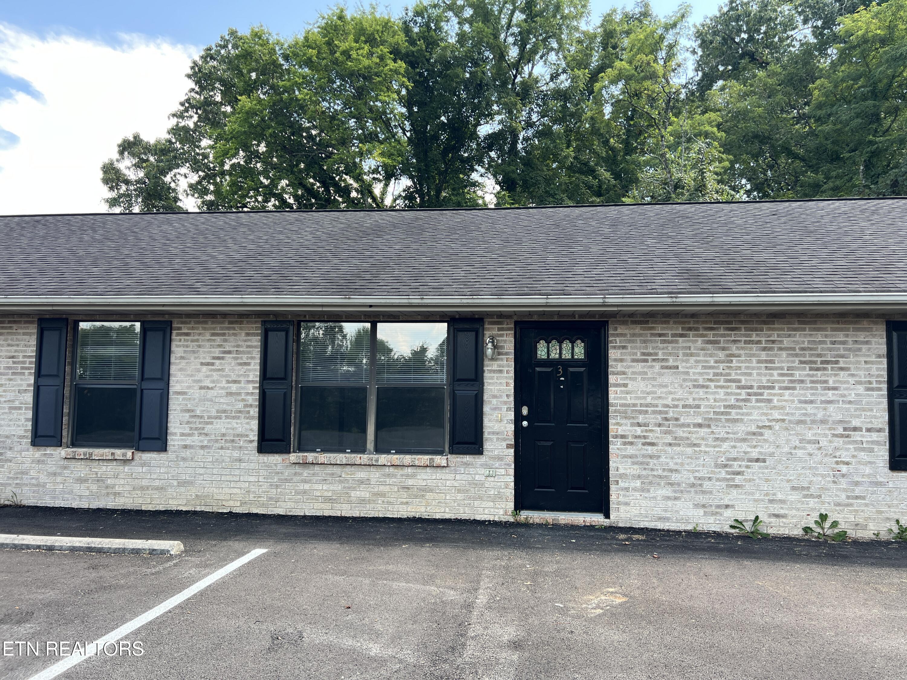 2709 Roberts Road Kodak, TN 37764 - Photo 3 of 40 20250815_193016605_iOS