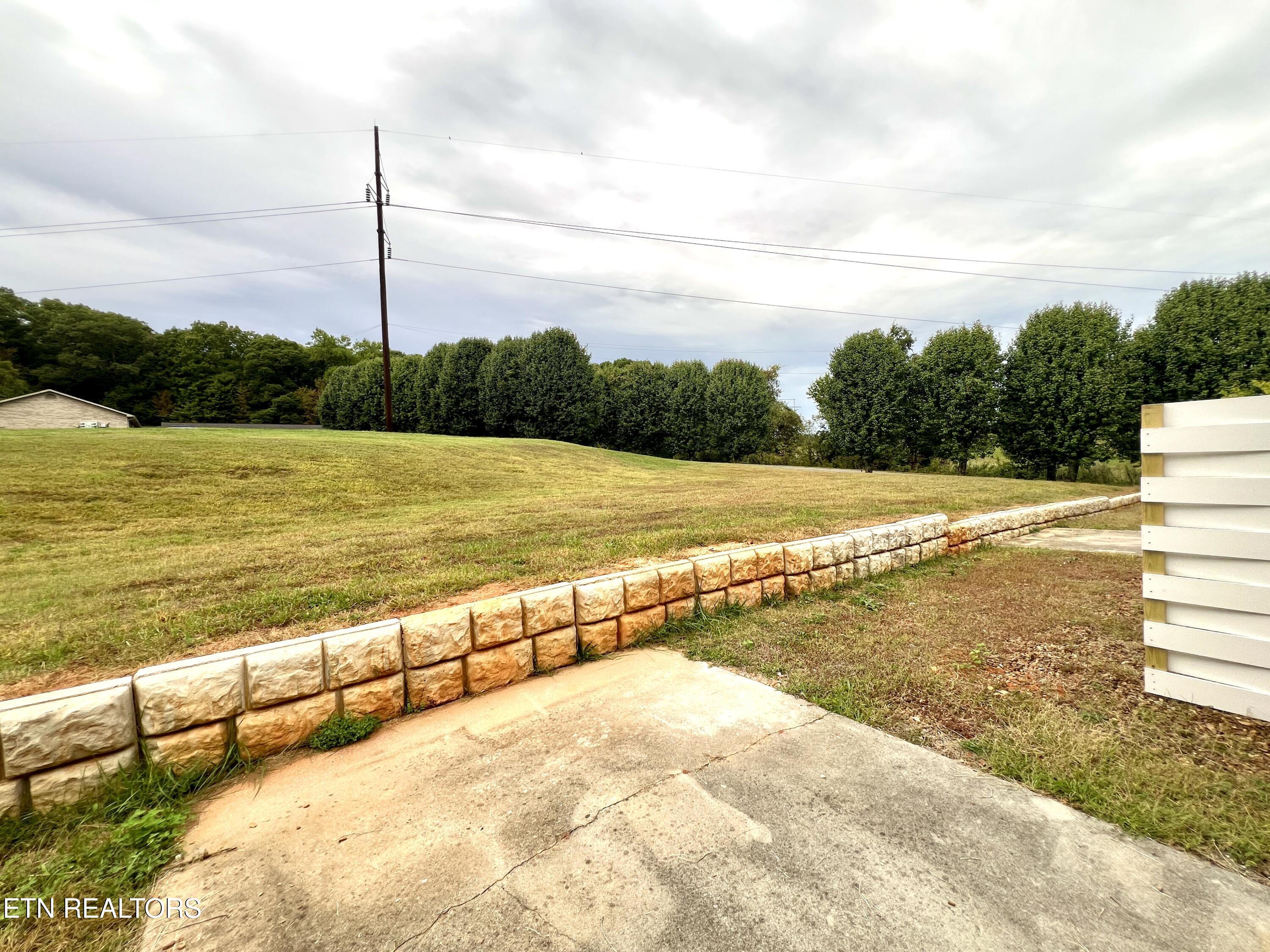 2709 Roberts Road Kodak, TN 37764 - Photo 33 of 40 20251007_124903689_iOS