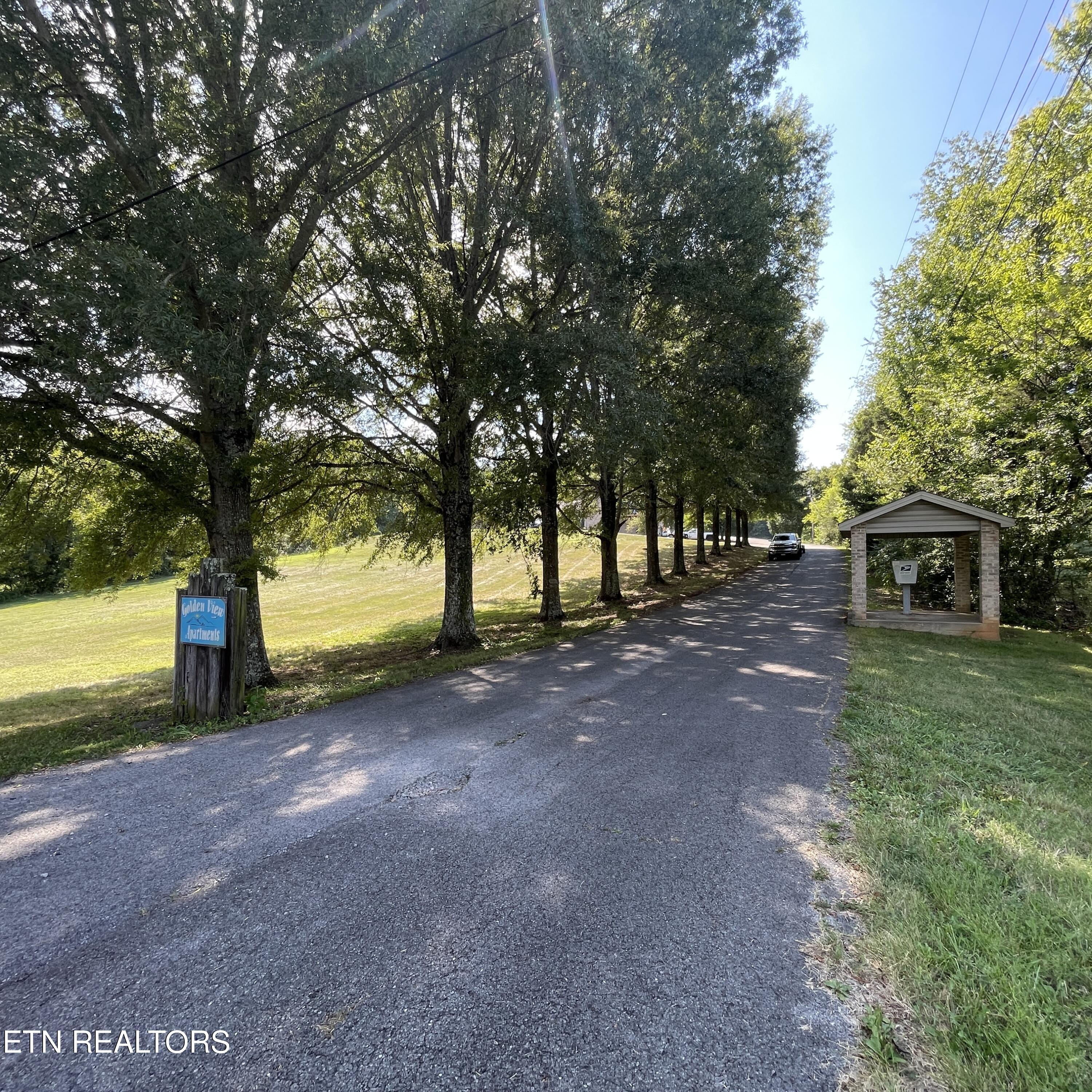 2709 Roberts Road Kodak, TN 37764 - Photo 7 of 40 20250821_195431922_iOS