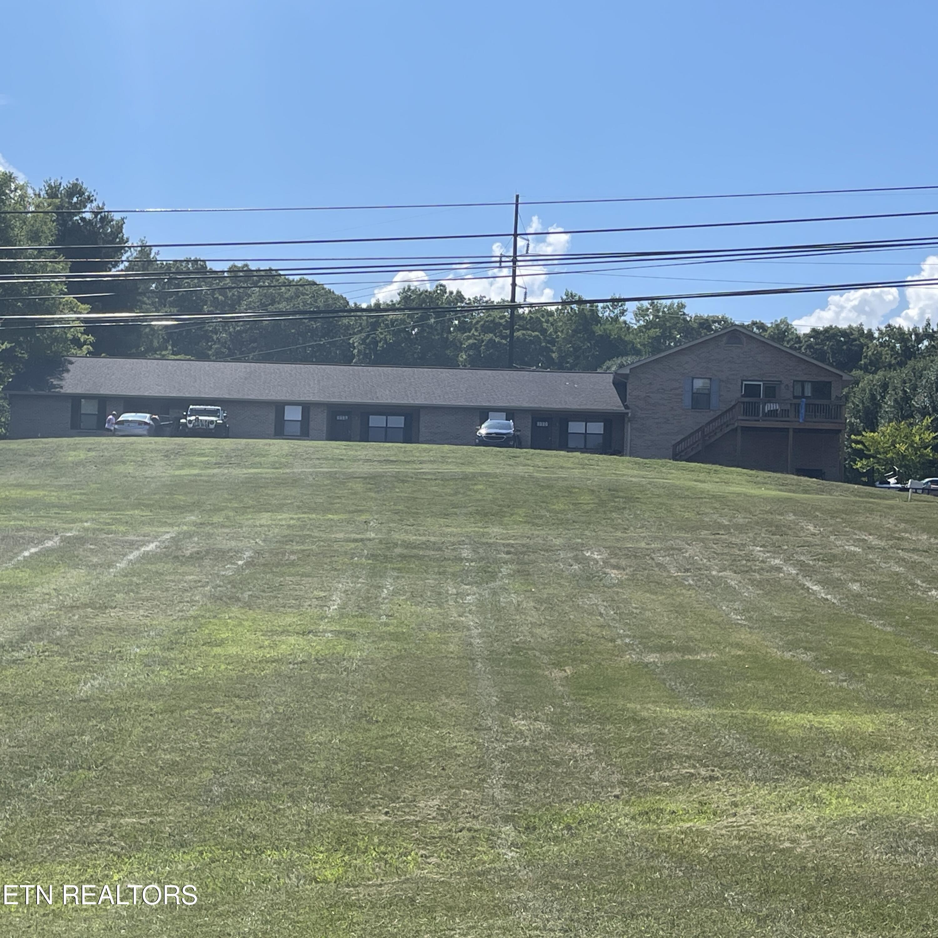 2709 Roberts Road Kodak, TN 37764 - Photo 8 of 40 20250821_195603846_iOS