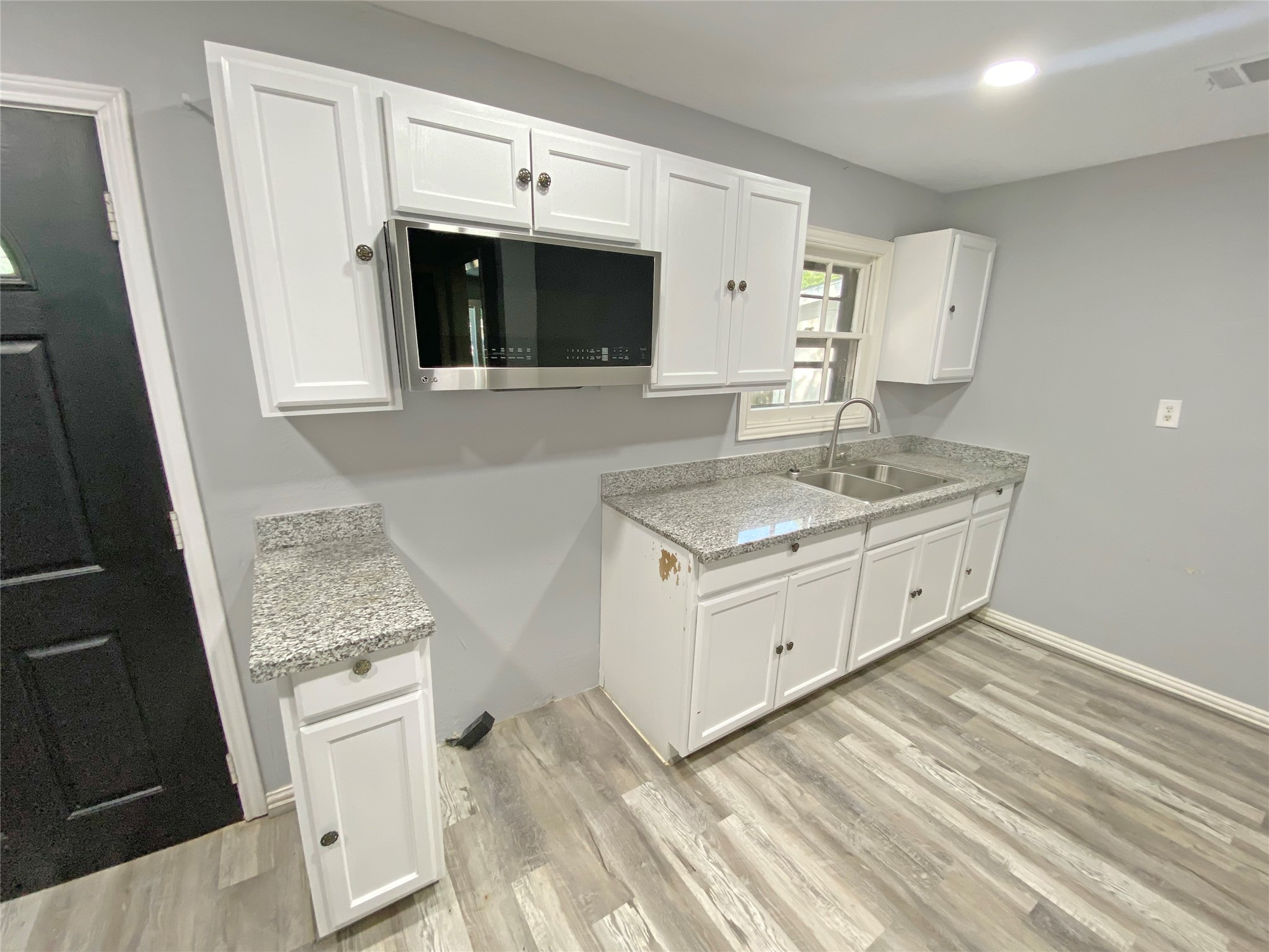506 Azalea Drive La Marque, TX 77568 - Photo 11 of 18