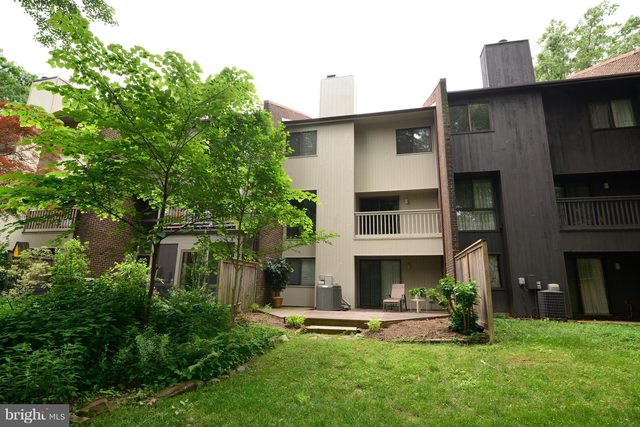 2023 Wethersfield Court Reston, VA 20191 - Photo 29 of 30 Exterior (Rear)