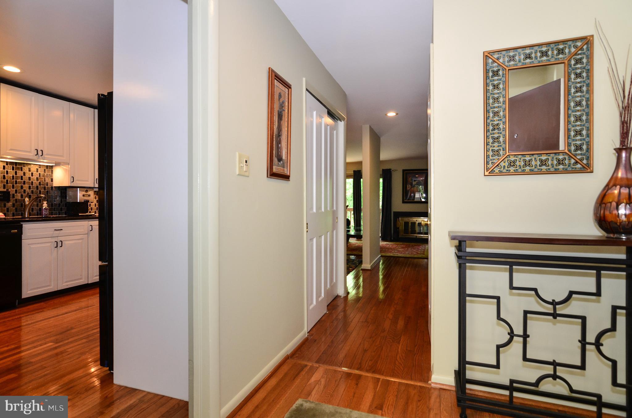 2023 Wethersfield Court Reston, VA 20191 - Photo 3 of 30 Interior (General)