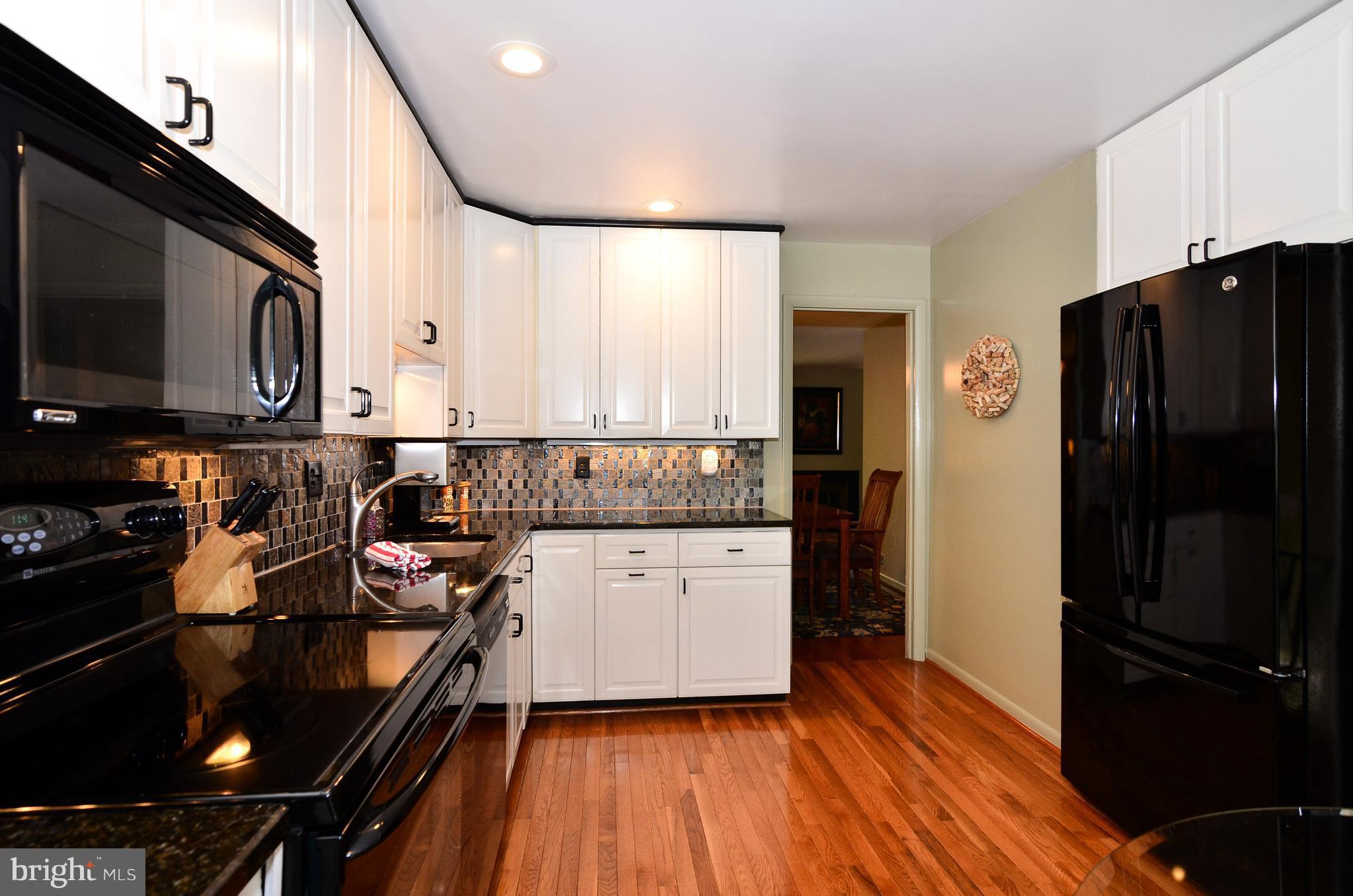 2023 Wethersfield Court Reston, VA 20191 - Photo 5 of 30 Kitchen