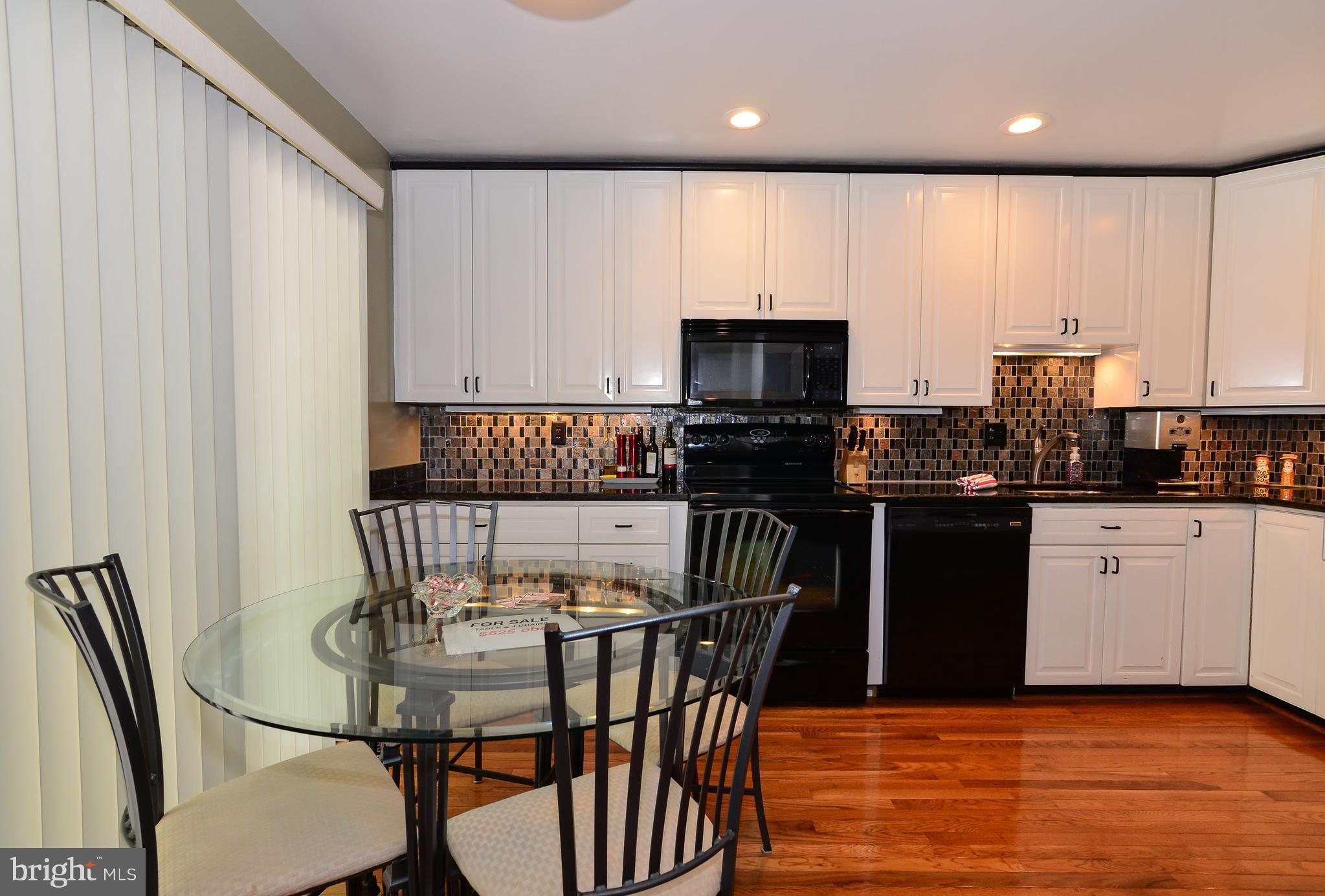 2023 Wethersfield Court Reston, VA 20191 - Photo 7 of 30 Kitchen
