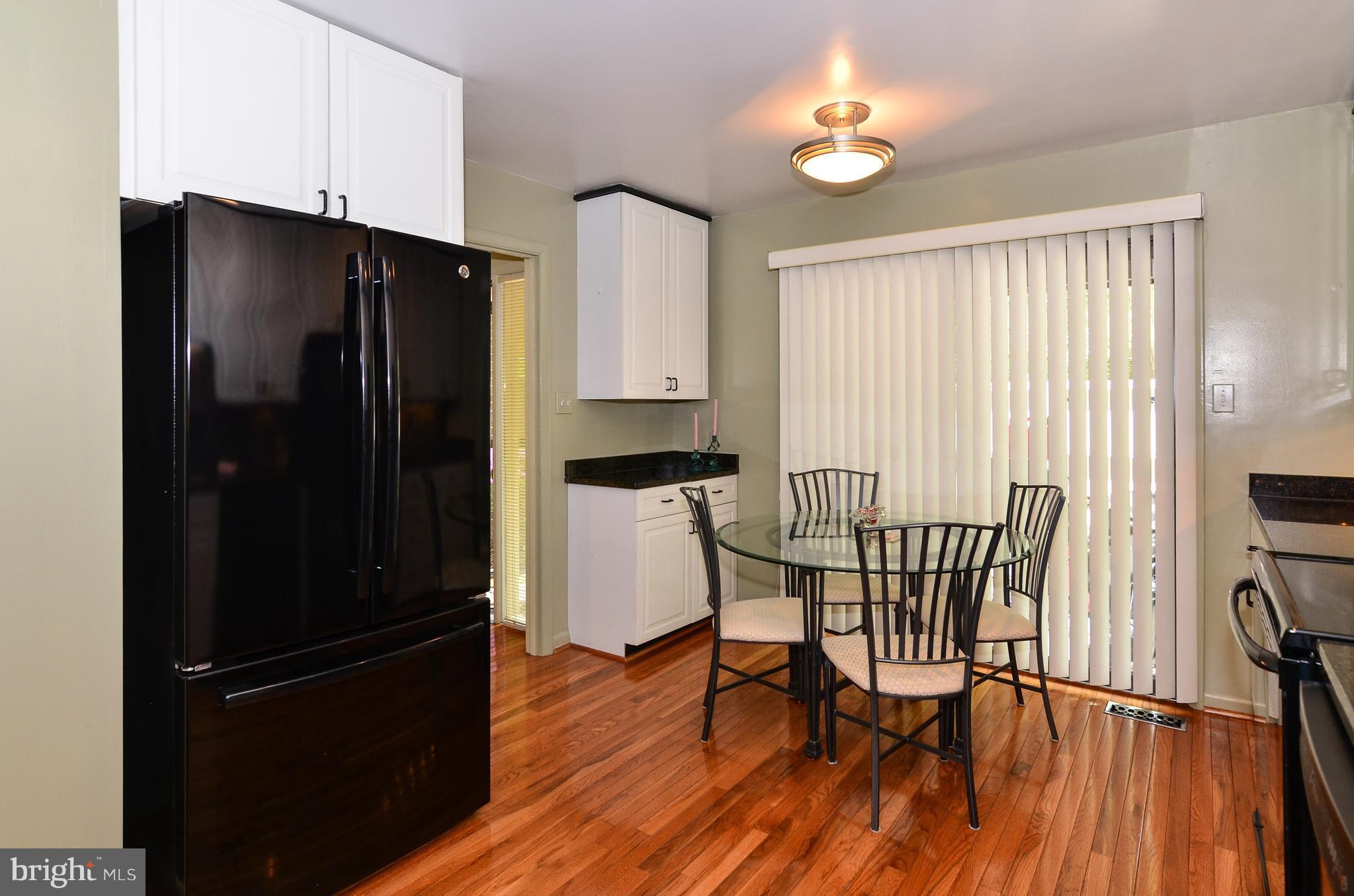 2023 Wethersfield Court Reston, VA 20191 - Photo 8 of 30 Kitchen