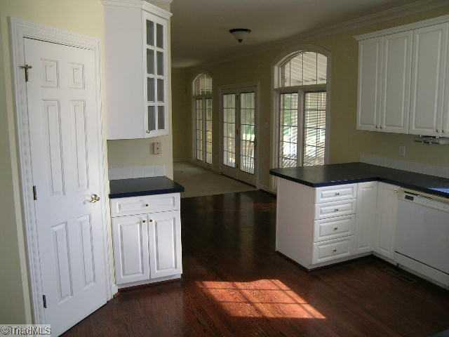 135 Suntree Road Advance, NC 27006 - Photo 5 of 16 Kitchen.