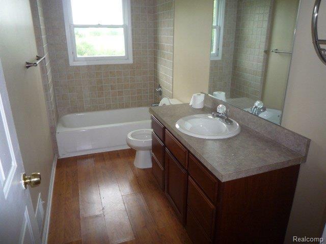 7887 Blue Bush Road Maybee, MI 48159 - Photo 4 of 9 Main_bath