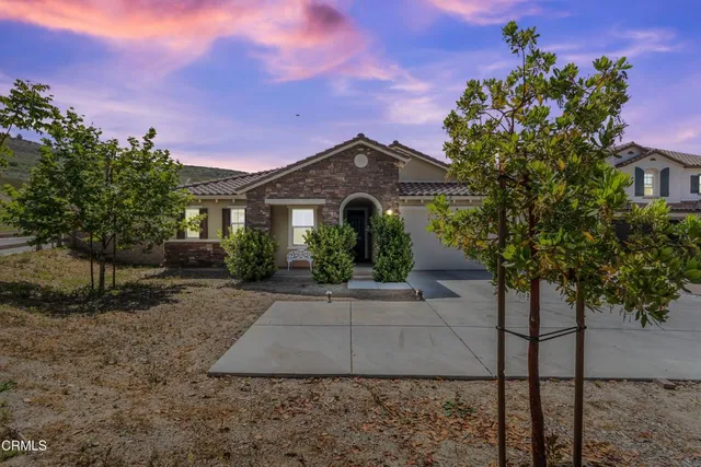 $1,149,990 | 566 Purple Sage Lane, Simi Valley, CA 93065