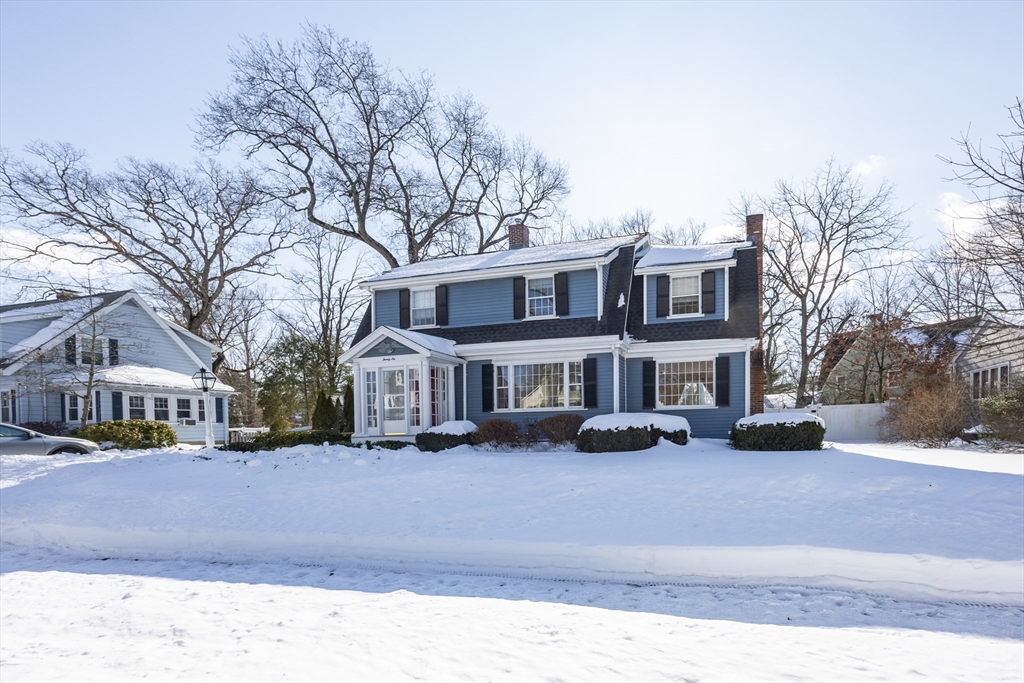 26 Gordon Road Needham, MA 02492 - Photo 3 of 33