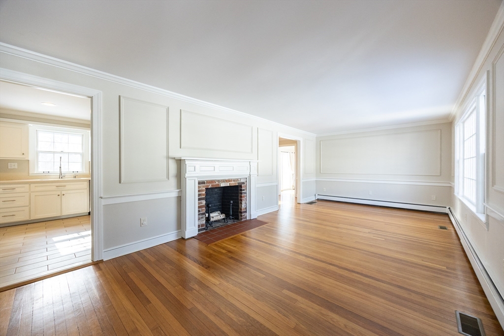 26 Gordon Road Needham, MA 02492 - Photo 7 of 33