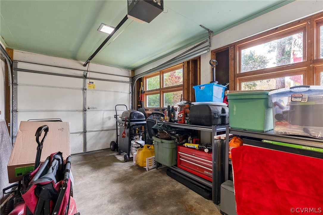 935 Hampton Road Petersburg, VA 23805 - Photo 35 of 49 Garage with side load driveway