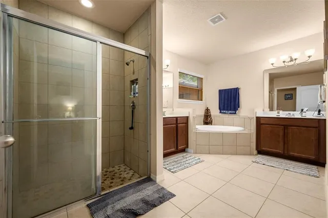 $425,000 | 5128 Grassy Knoll Drive, Tavares, FL 32778