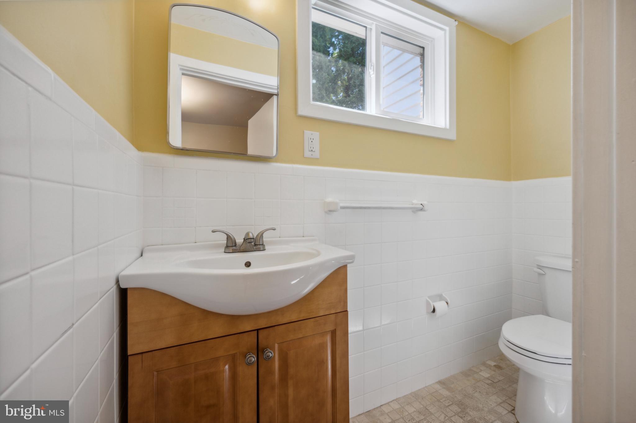 709 Oxford Road Bala Cynwyd, PA 19004 - Photo 15 of 25 First floor powder room
