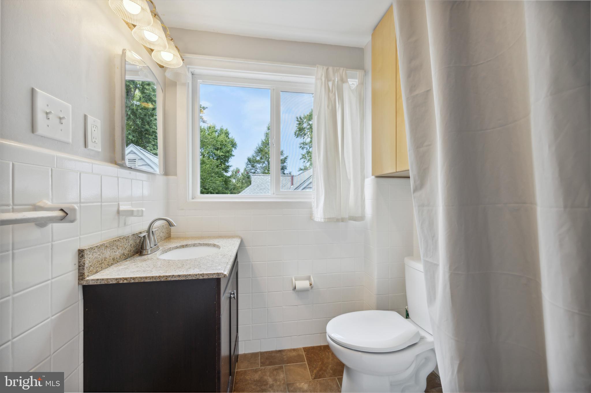 709 Oxford Road Bala Cynwyd, PA 19004 - Photo 18 of 25 Primary bathroom