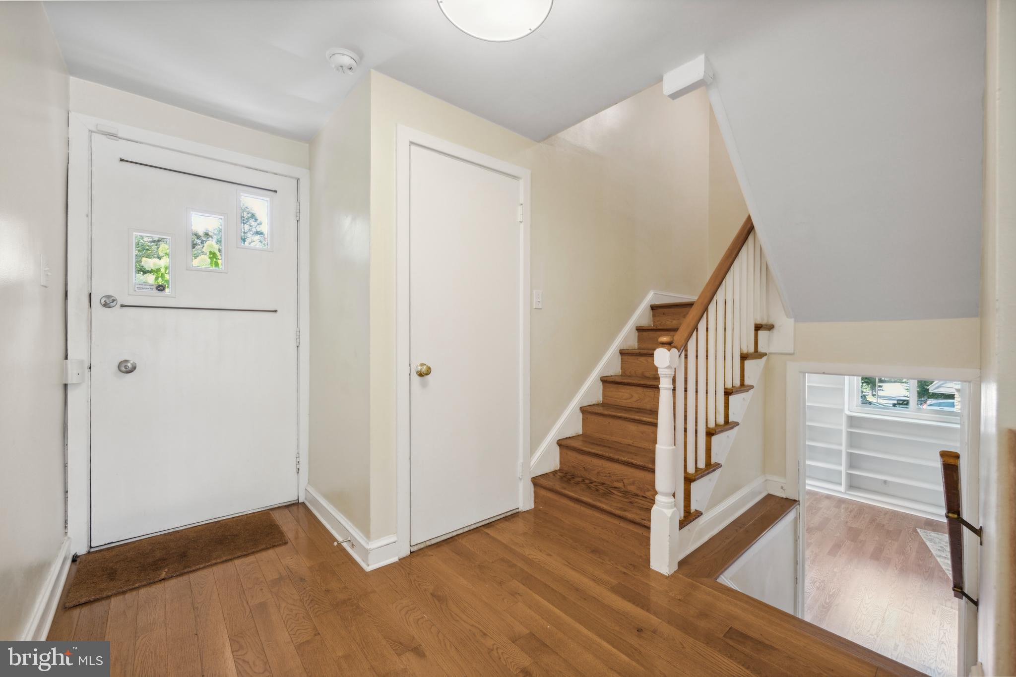 709 Oxford Road Bala Cynwyd, PA 19004 - Photo 7 of 25 Interior front entry