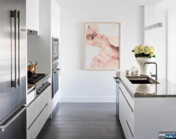 $1,300,000 | 320 Adolphus Avenue, Unit 321, Cliffside Park, NJ 07010