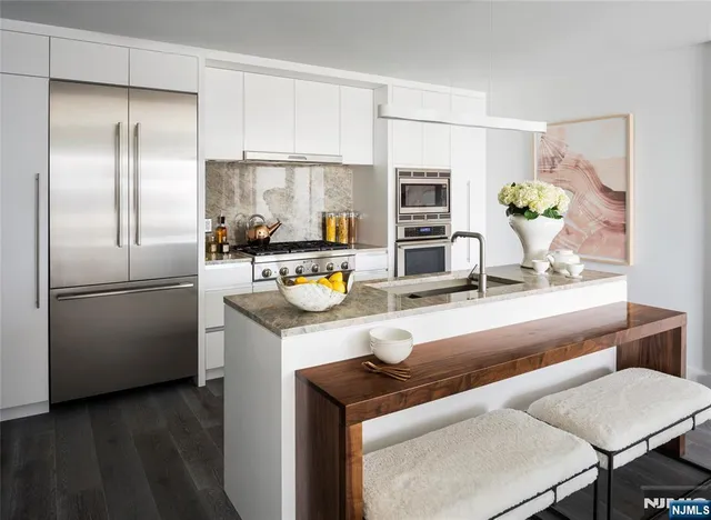 $1,300,000 | 320 Adolphus Avenue, Unit 321, Cliffside Park, NJ 07010