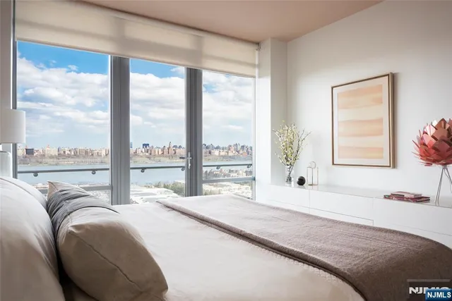 $1,300,000 | 320 Adolphus Avenue, Unit 321, Cliffside Park, NJ 07010