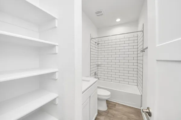 $2,800 | 10438 Plateau Pt Trail, Conroe, TX 77384