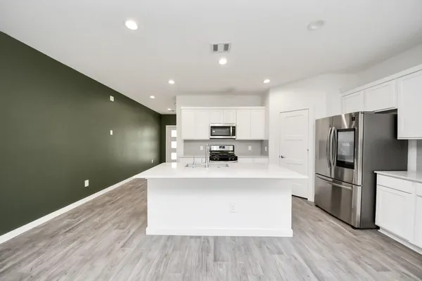 $2,800 | 10438 Plateau Pt Trail, Conroe, TX 77384