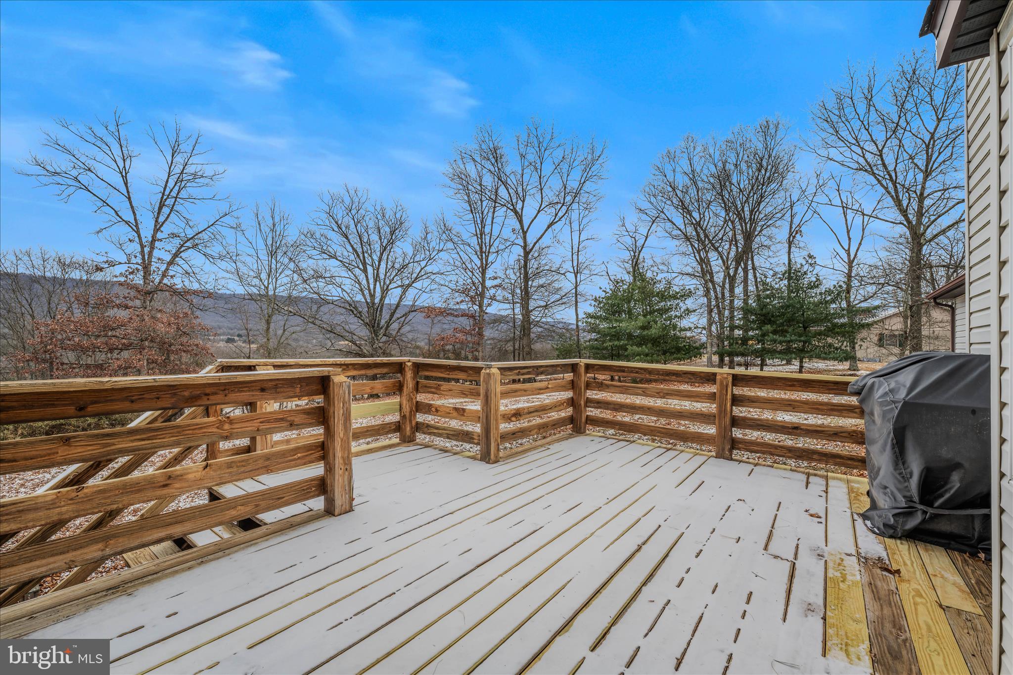 2509 Highland Ridge Road Berkeley Springs, WV 25411 - Photo 22 of 68 Deck