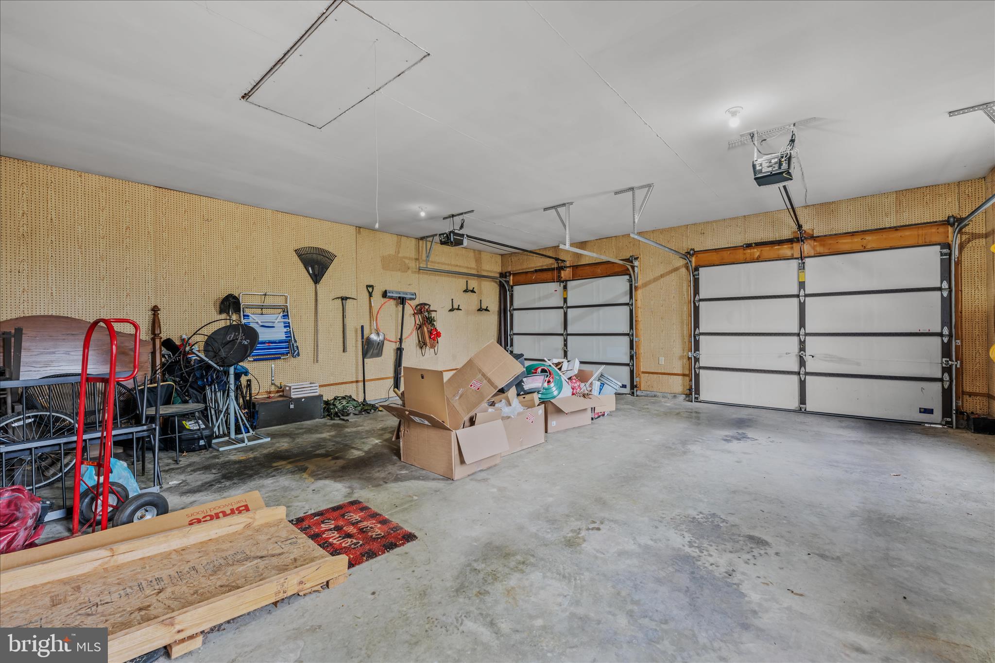 2509 Highland Ridge Road Berkeley Springs, WV 25411 - Photo 44 of 68 Garage
