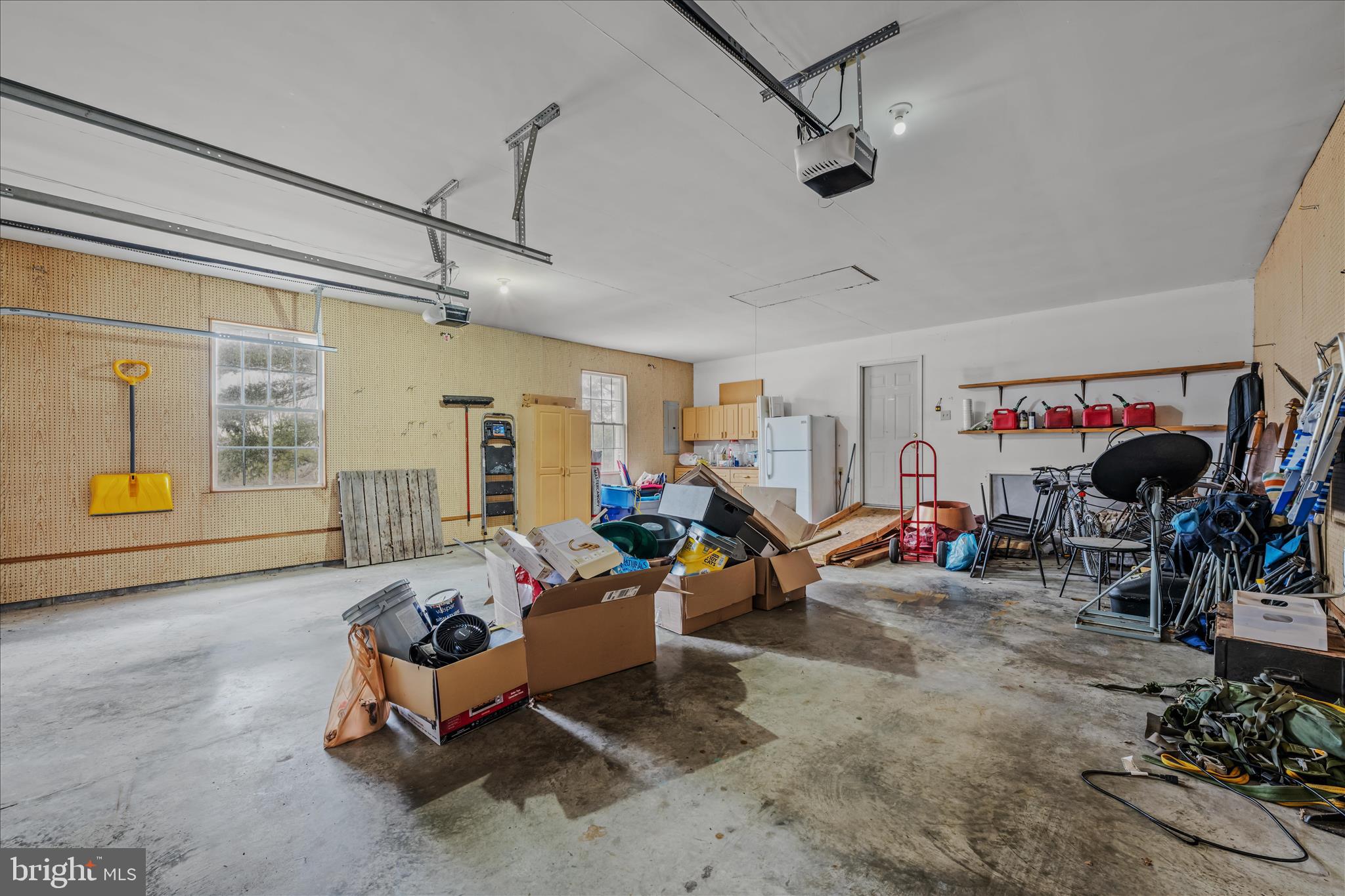 2509 Highland Ridge Road Berkeley Springs, WV 25411 - Photo 45 of 68 Garage