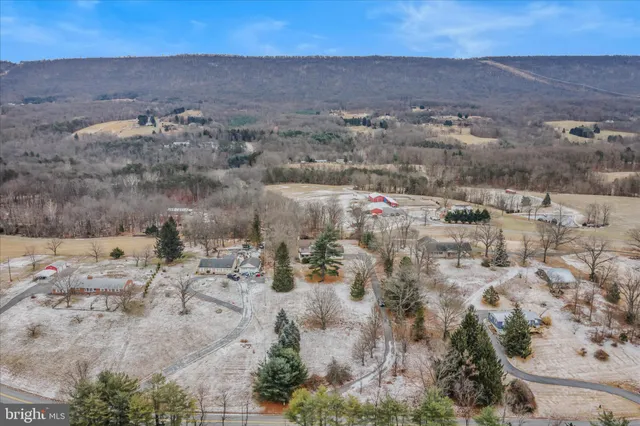 $425,000 | 2509 Highland Ridge Road, Berkeley Springs, WV 25411