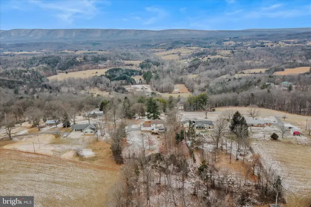 $425,000 | 2509 Highland Ridge Road, Berkeley Springs, WV 25411