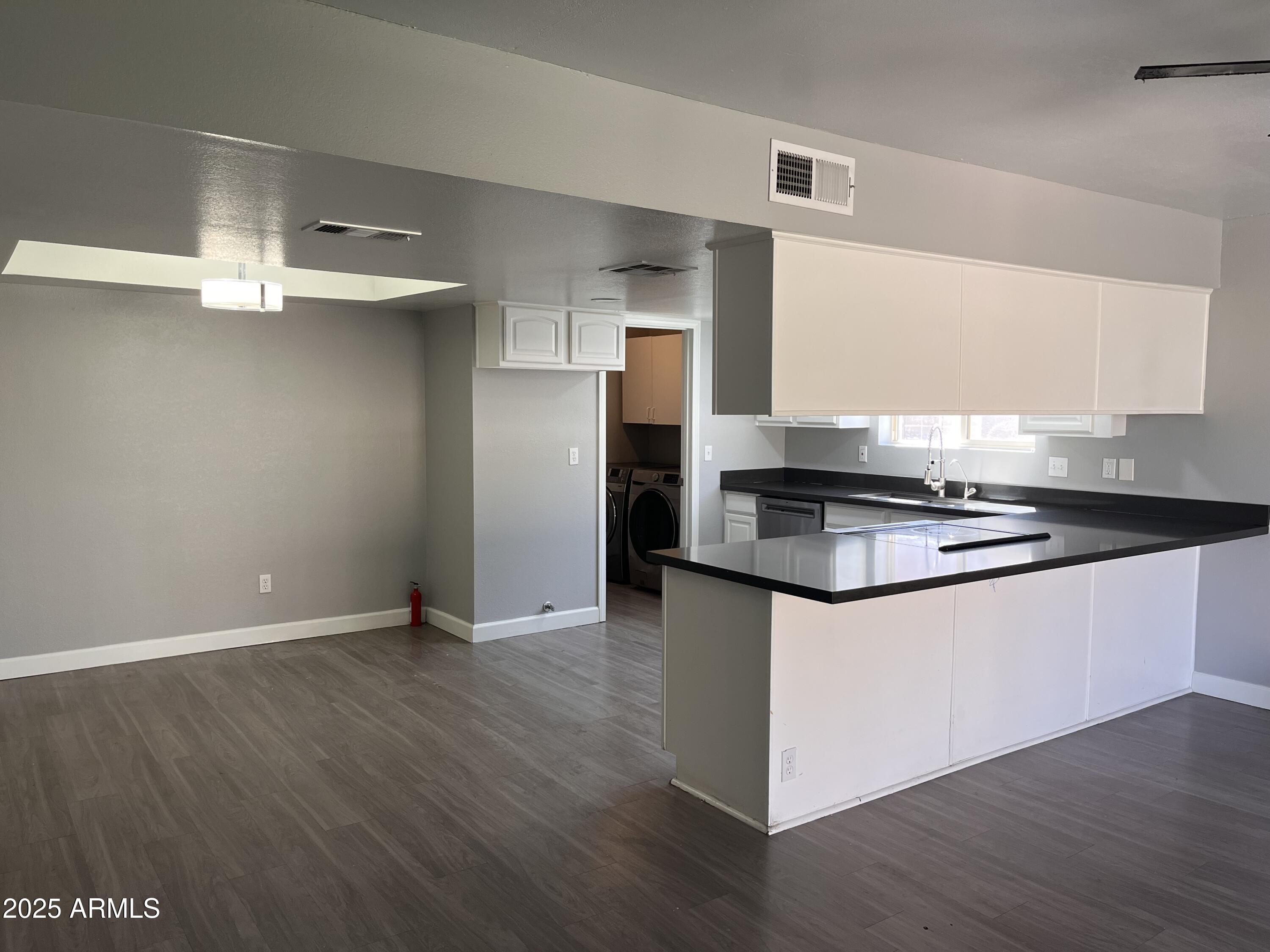 2130 West Devonshire Street Mesa, AZ 85201 - Photo 6 of 24 2b