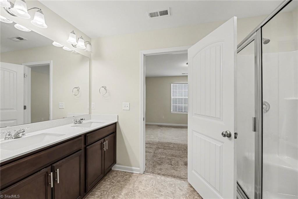 3874 Copperfield Court High Point, NC 27282 - Photo 23 of 33