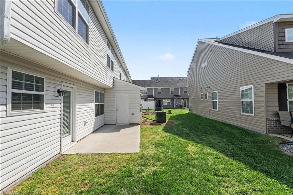 3874 Copperfield Court High Point, NC 27282 - Photo 9 of 33