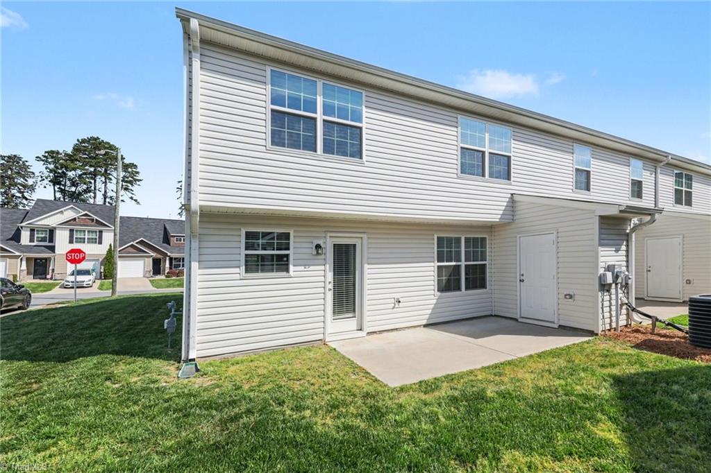 3874 Copperfield Court High Point, NC 27282 - Photo 10 of 33