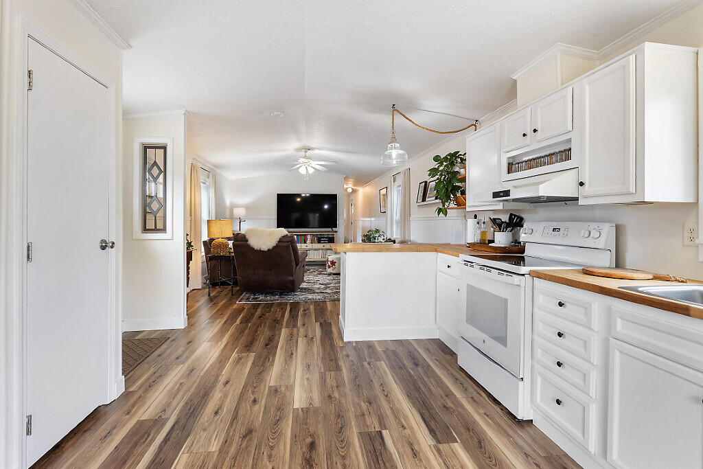 414 Bellsqueeze Road Benton, ME 04901 - Photo 11 of 38 34_BP5A0315_DxO_mls