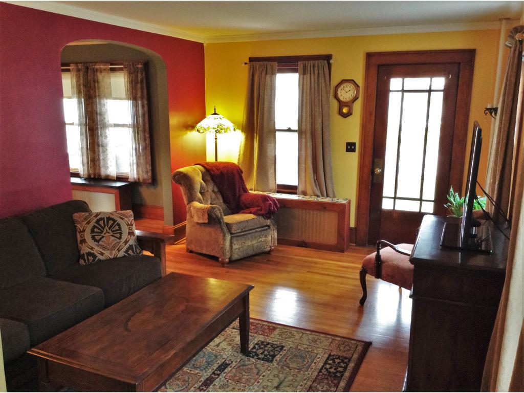 105 Fillmore Street Bennington, VT 05201 - Photo 6 of 35 Gallery Image 6