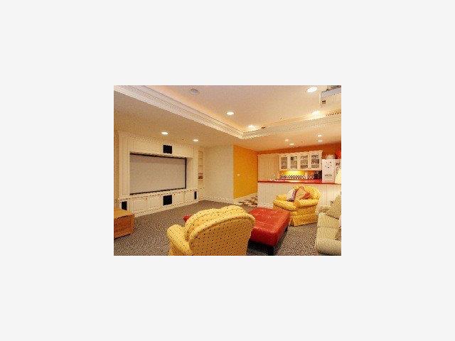 800 Berkeley Avenue Menlo Park, CA 94025 - Photo 7 of 9 a outdoor space with furniture