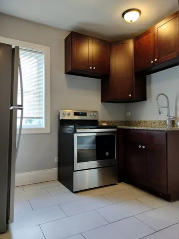 $1,150 | 7408 South Eberhart Avenue, Unit 1R, Chicago, IL 60619