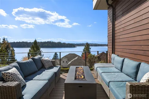 $5,198,000 | 4628 Forest Avenue Southeast, Mercer Island, WA 98040